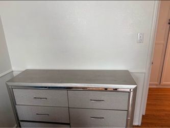 DRESSER & NIGHT STAND TAKE BOTH FOR $120