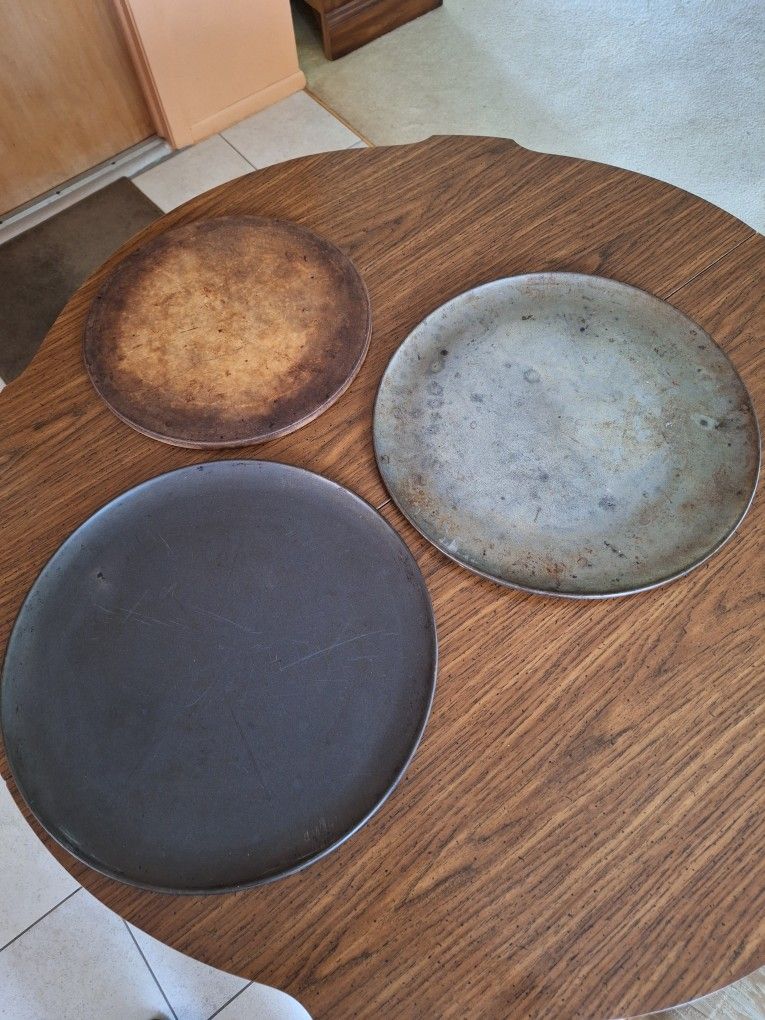 3 Pizza Pans