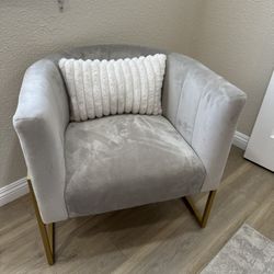 ✨ CHIC VELVET ACCENT CHAIR – MODERN & COMFY ✨