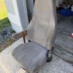 Fredlighter Cascadia Truck Seat