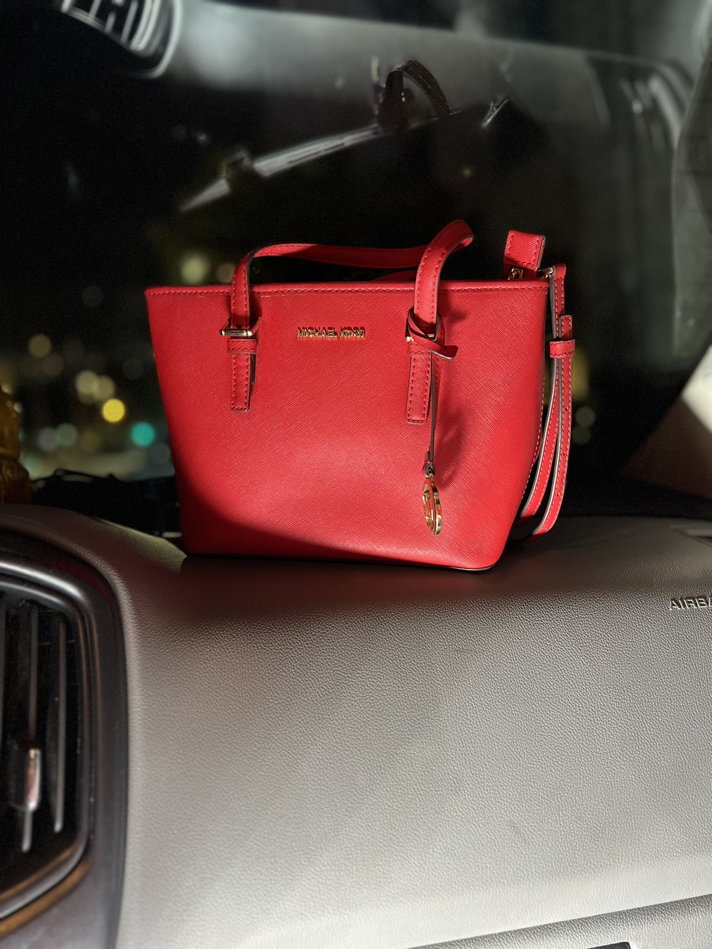 Michael Kors Jet Set Travel Saffiano Leather Top-Zip Tote Bag