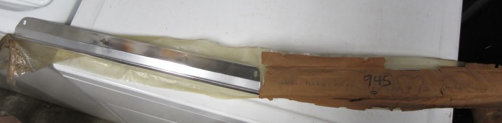 1964-66 Ford Mustang hood trim