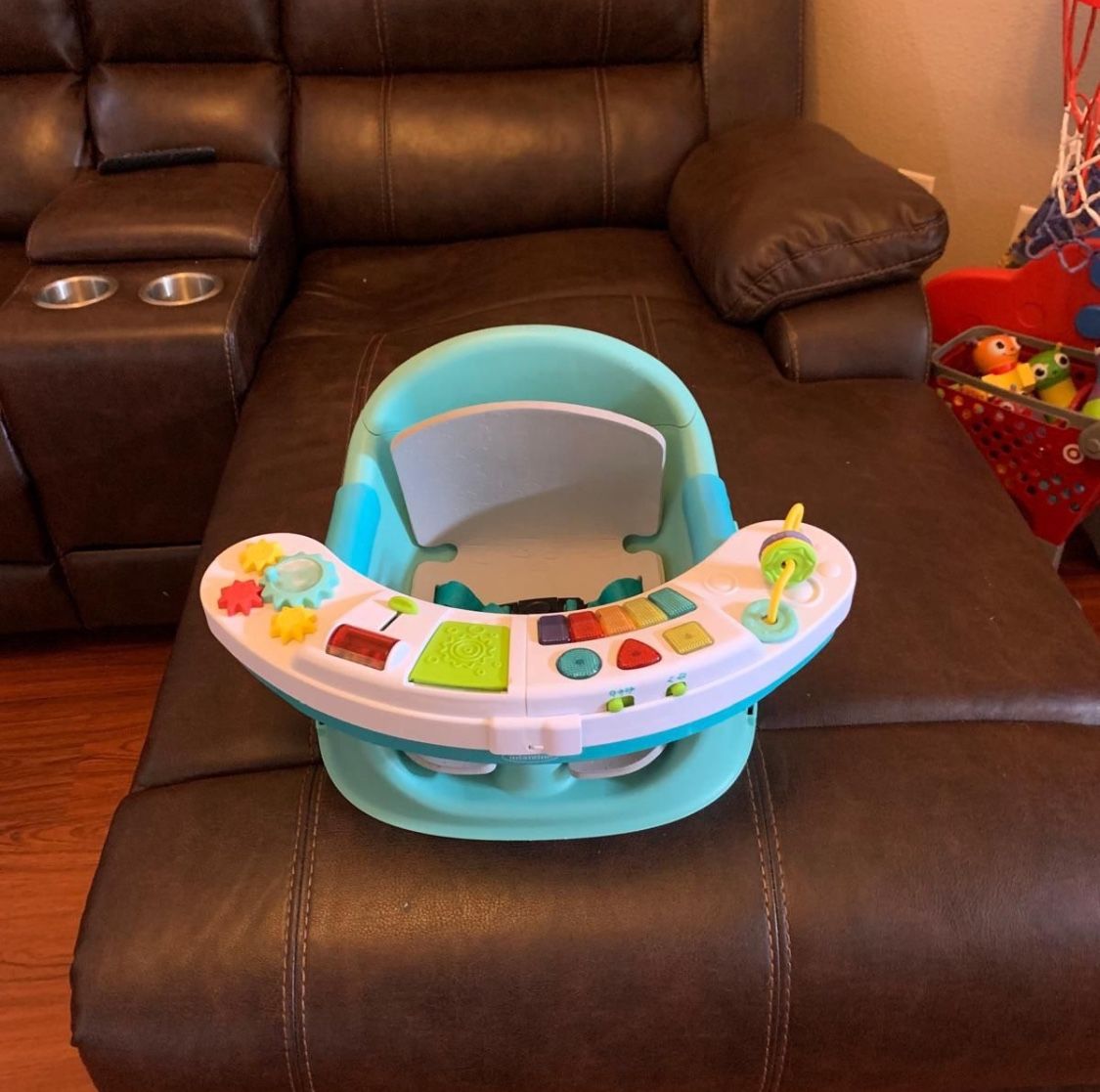 Infantino Music & Lights 3-in-1 Discovery Seat and Booster