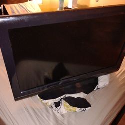 32 Inch TV