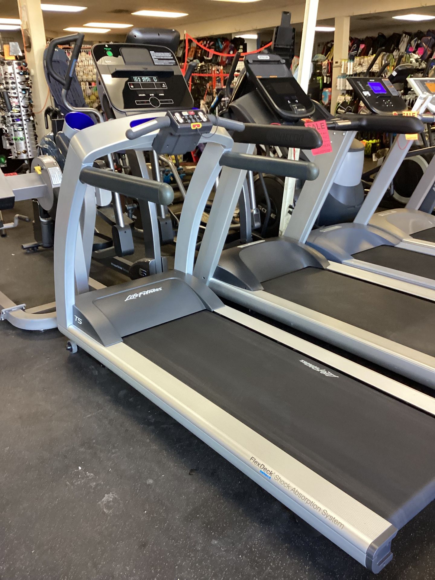 Life fitness T 5 High End Treadmill With ONLY 27 Run Hours