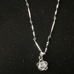 Flower Pendant Necklace 