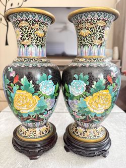 Chinese Cloisonné Enamel Vase 7.5” tall , Base 1.5” tall .