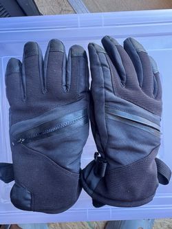 Black Winter Gloves with Touchscreen Tips