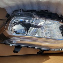 2021 TACOMA LEFT SIDE HEADLIGHT