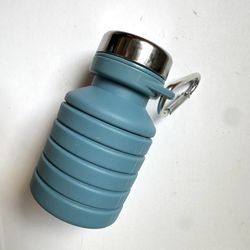 collapsible silicone water bottle with carabener