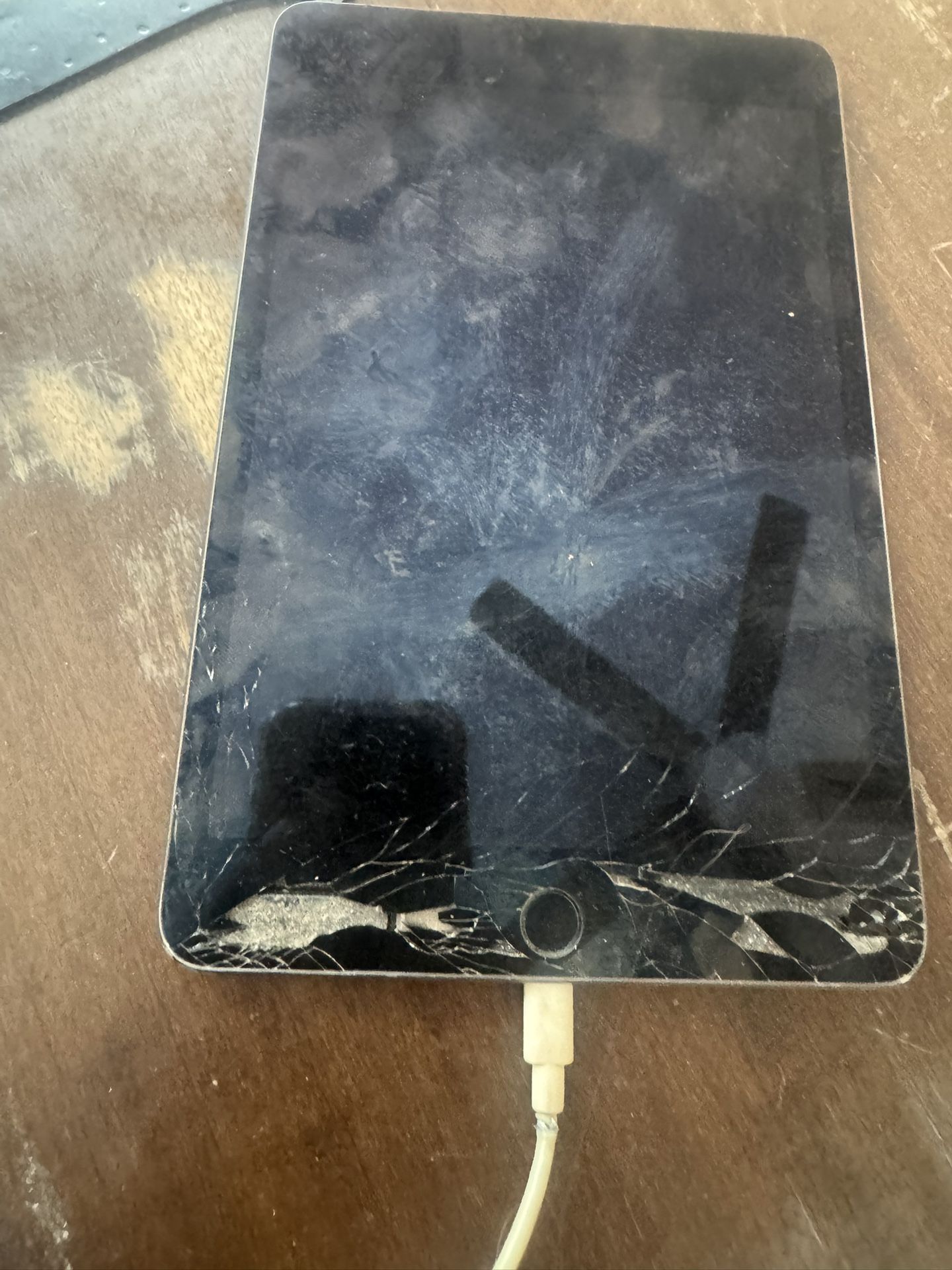 Apple Ipad Cracked Screen For Parts Of