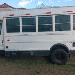 2001 Ford E350 Skoolie Bus- Thomas Build