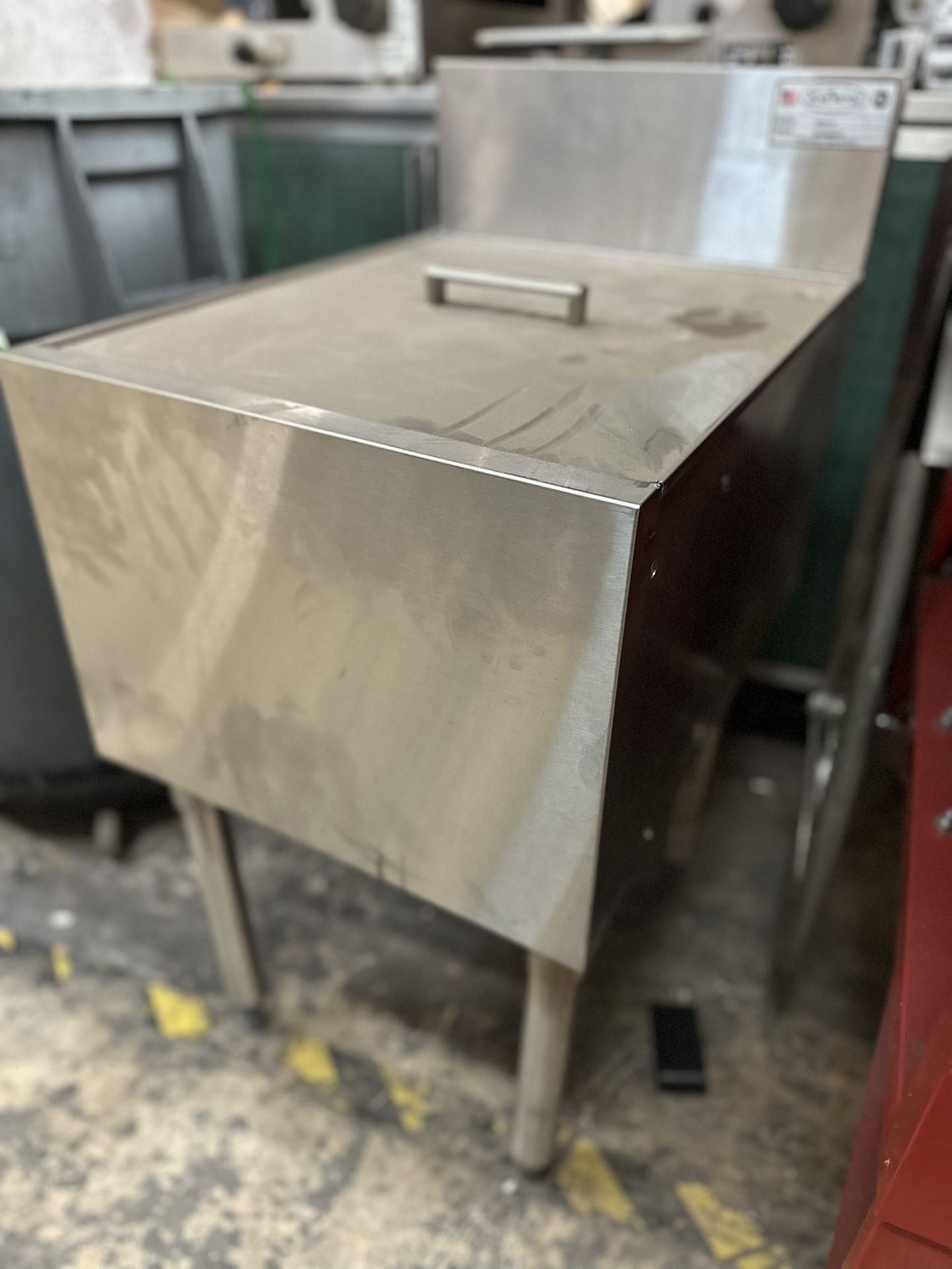Used Ice Bin With Lid 