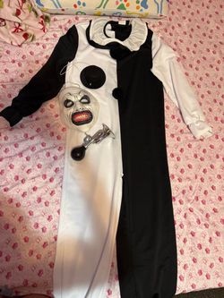 Costume