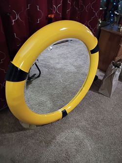 Large ⭕ accent mirror/ 3ft 4in in diameter
