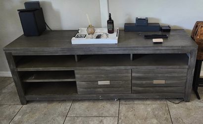 Entertainment center / TV stand