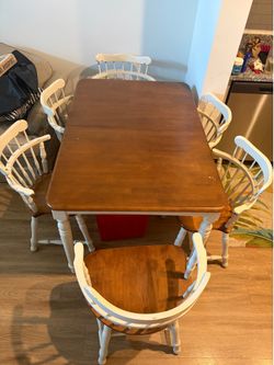 Kitchen Table with leaf & 6 chairs