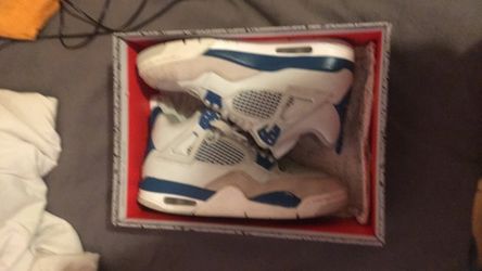 Size 6 Jordan 4s Retro(GS)
