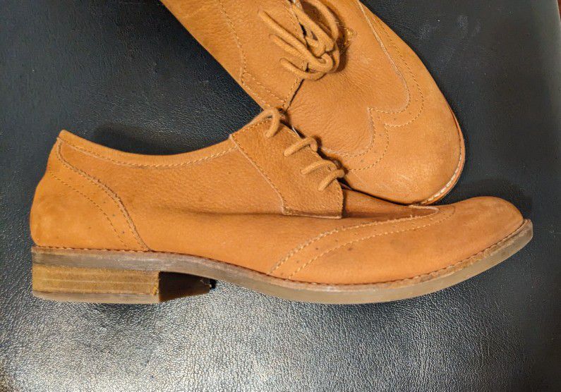Reduced!! Gianni Bini Suede Oxford Shoes