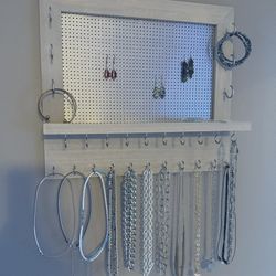 Beautiful Wall-Mounted Jewelry Organizer – Like New!