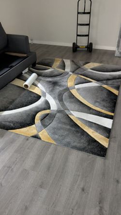 Luxe Weavers 5 x 7 area rug
