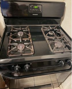 Frididaire Stove