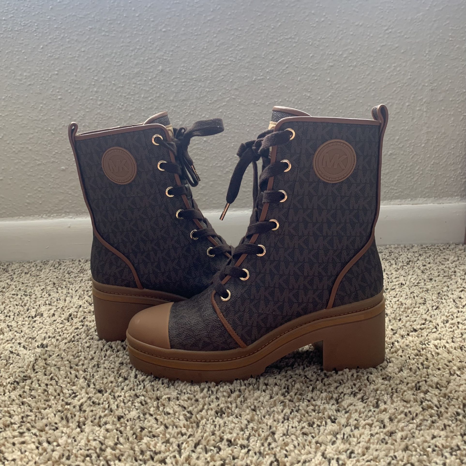 MK Micheal Kors Boots