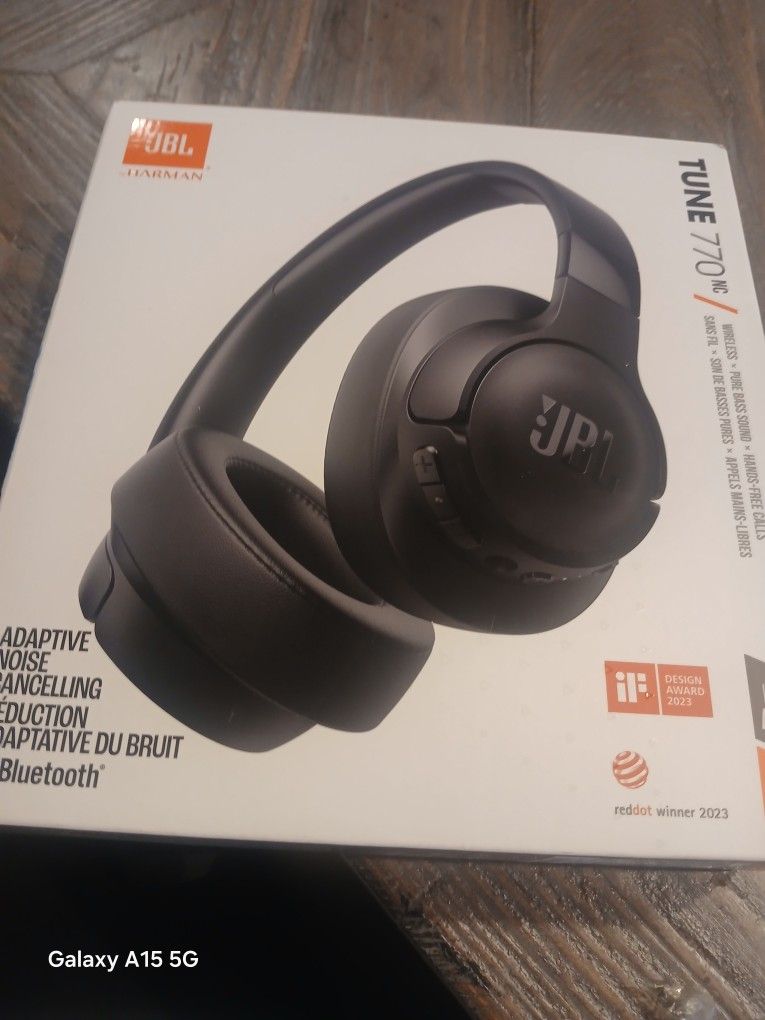 JBL Tune 770NC - Adaptive Noise Cancelling Wireless Over-Ear Headphones - Black