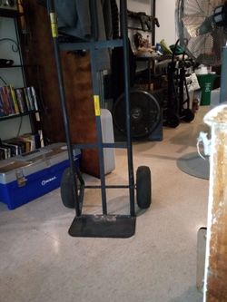 Milwaukee hand truck