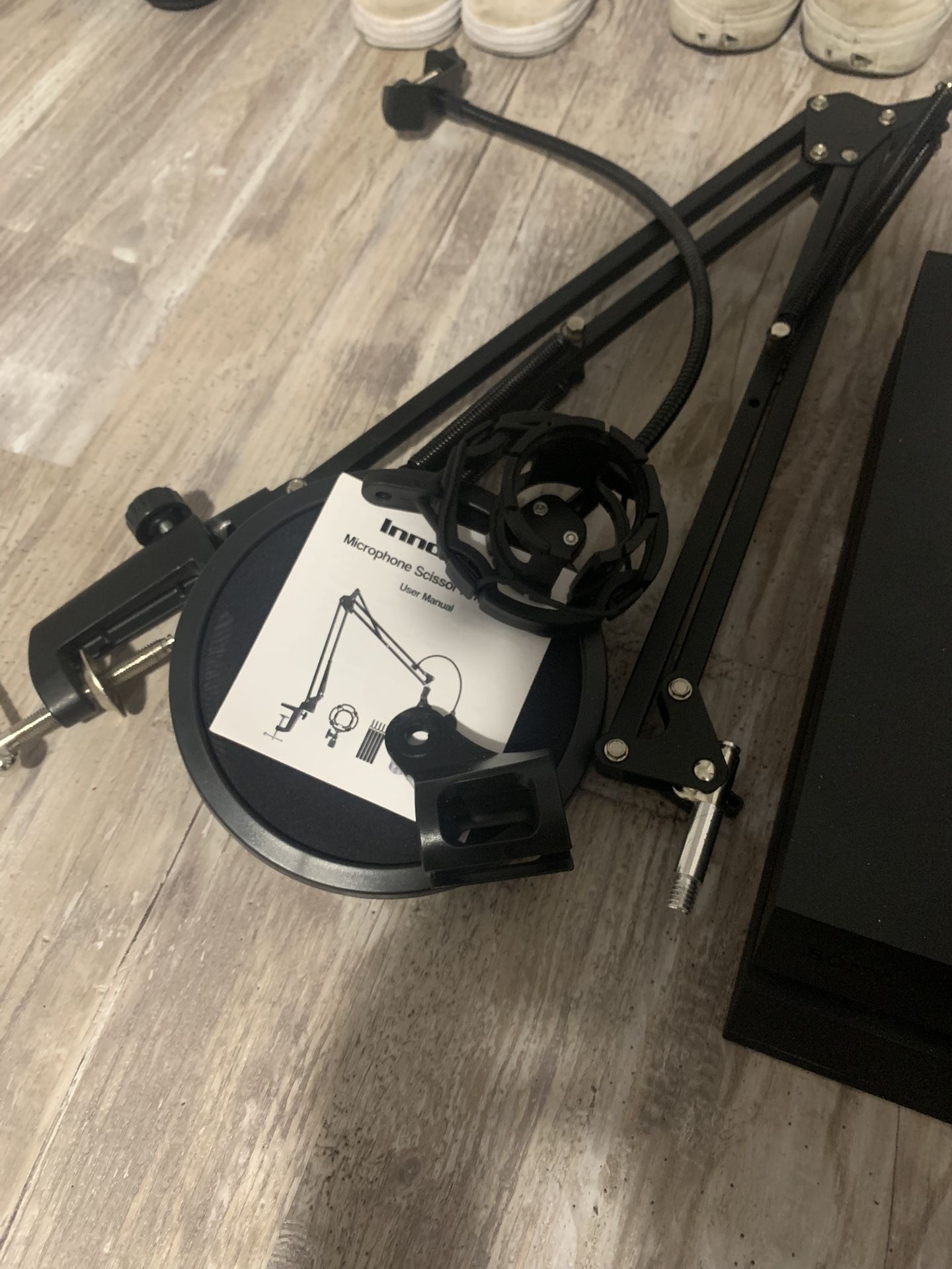 Gaming Microphone Stand/Boom Arm