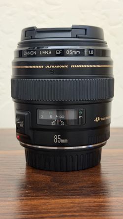 Canon EF 85mm f/1.8 USM