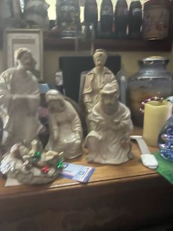 7 piece nativity  porcelain set