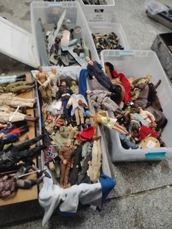 Lots off army toys vintage all for 400