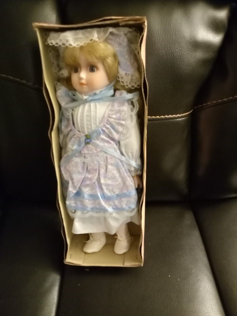 Brinn's Collectible Porcelains