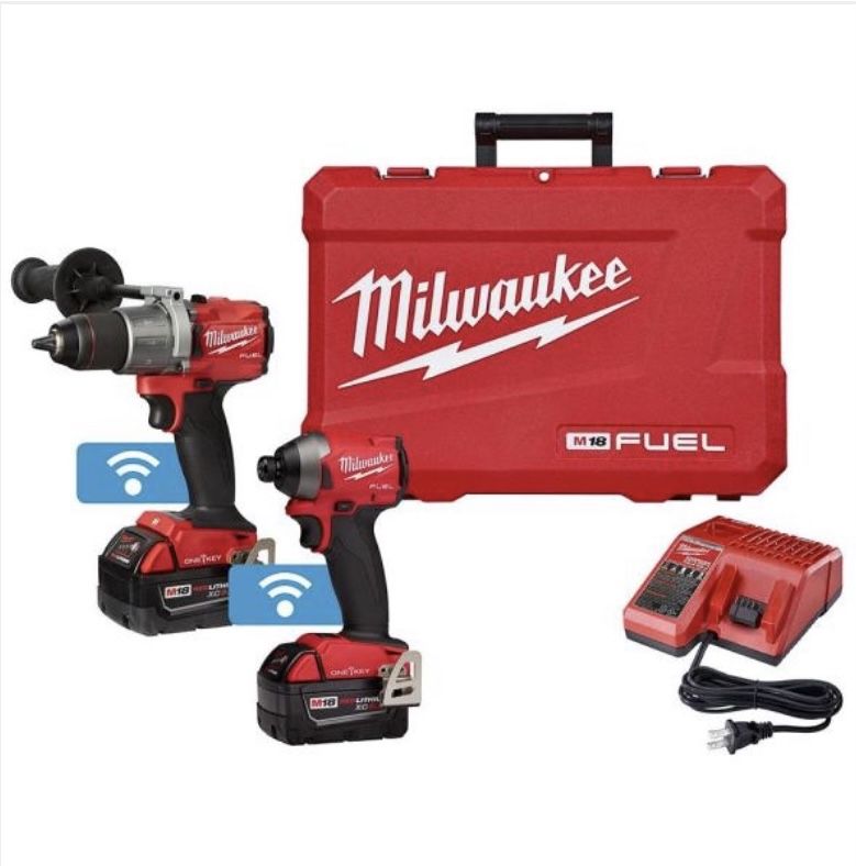 Milwaukee M18 2- Pc Drill Set