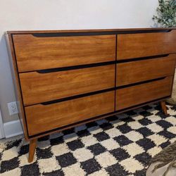 New Mid Century Modern Dresser / Free Delivery/ Financing Available 