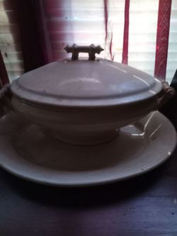 Old ceramic bowl and plate