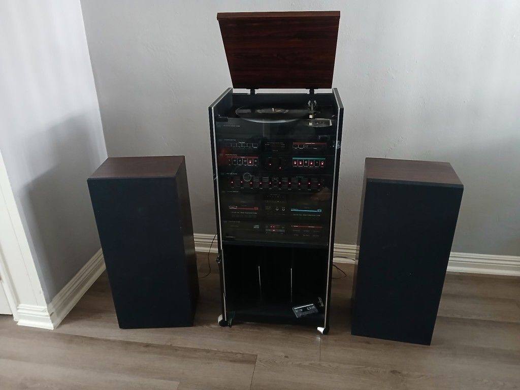 old vintage stereo$200firm Not free