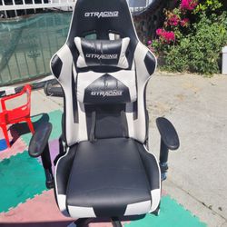 GTRACING Gaming Chair $45 OBO – New Seat Cushion – Must Go Today