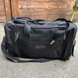 Travel Pet Carrier - Airline Approved!