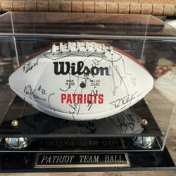 Autographed Football 1991 New England Patriots!