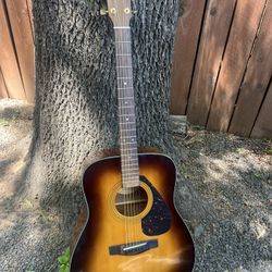 Yamaha Acoustic Guitar