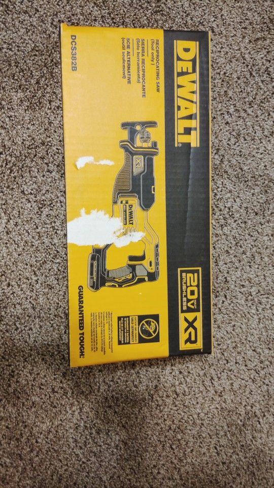 New! DeWalt Saw XR 20V