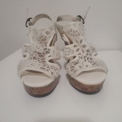 American Eagle Ivory Wedge Sandal 6.5
