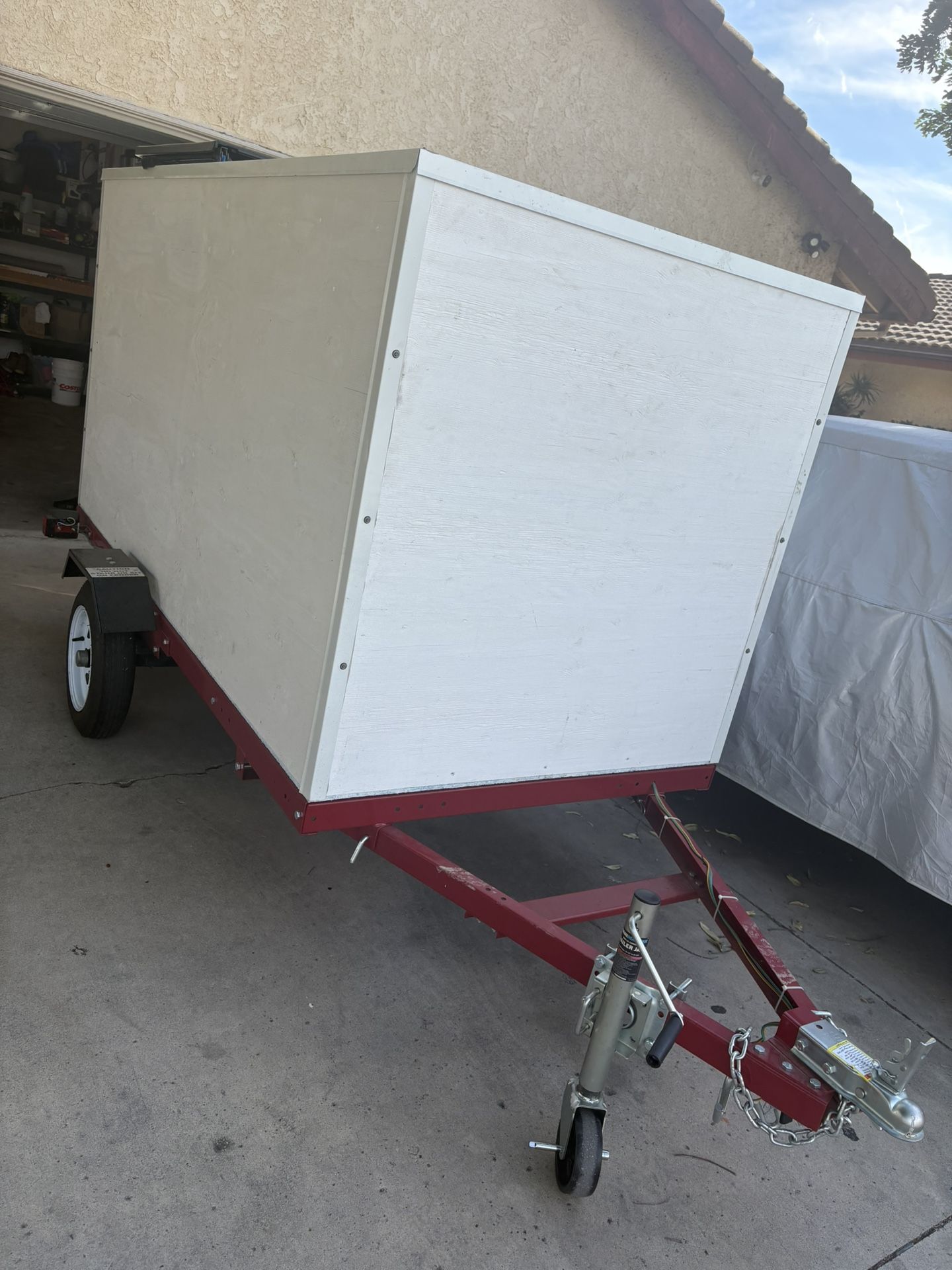 Enclosed trailer 4’x8’