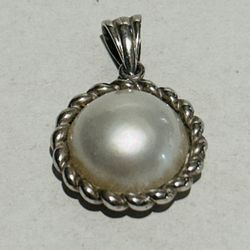 925 Sterling Silver Pearl Pendant