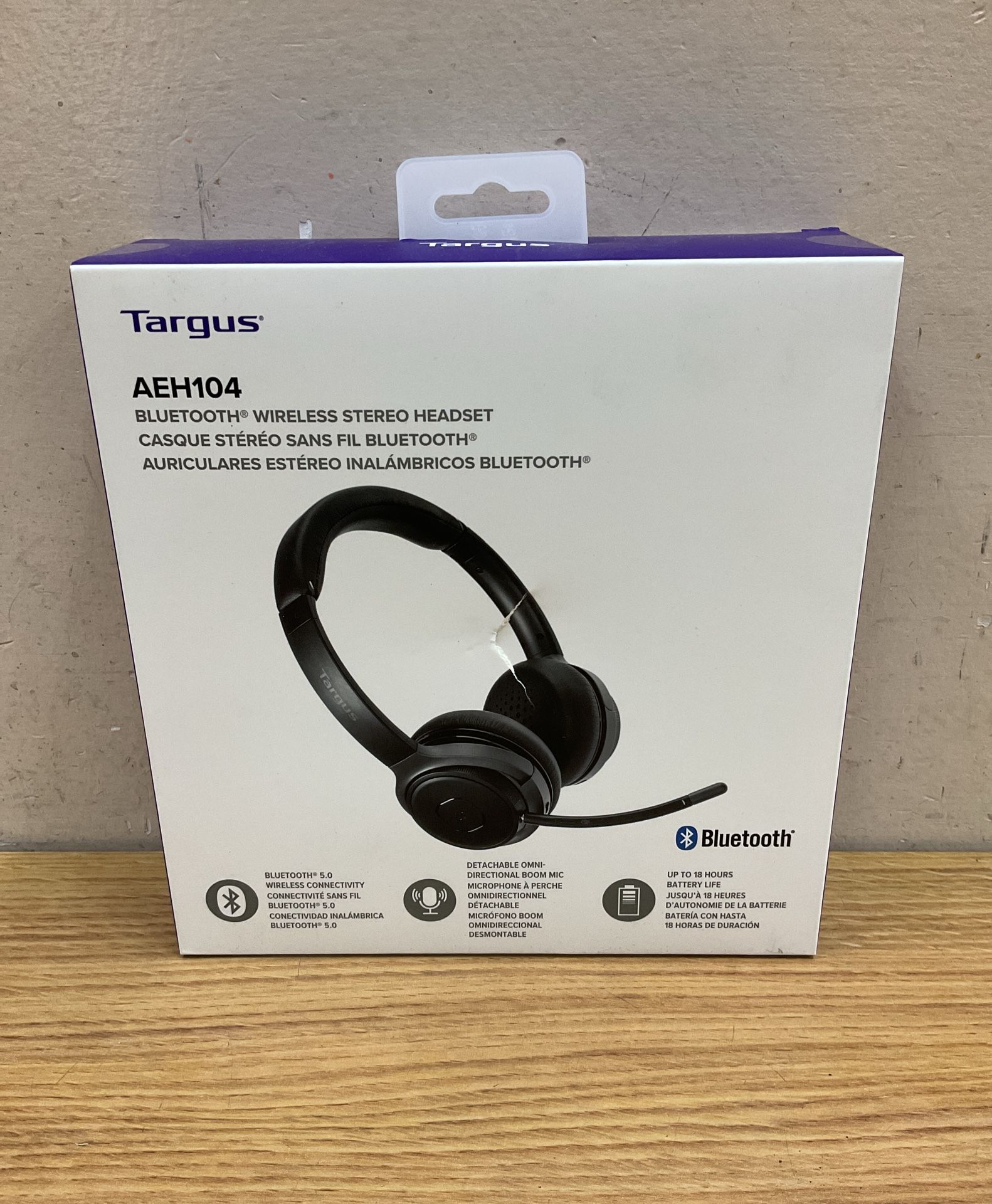 TARGUS AEH104 BLUETOOTH WIRELESS STEREO HEADSET.