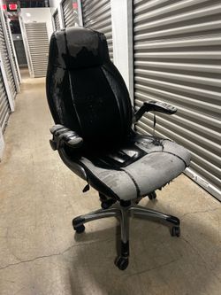 COMPUTER CHAIR