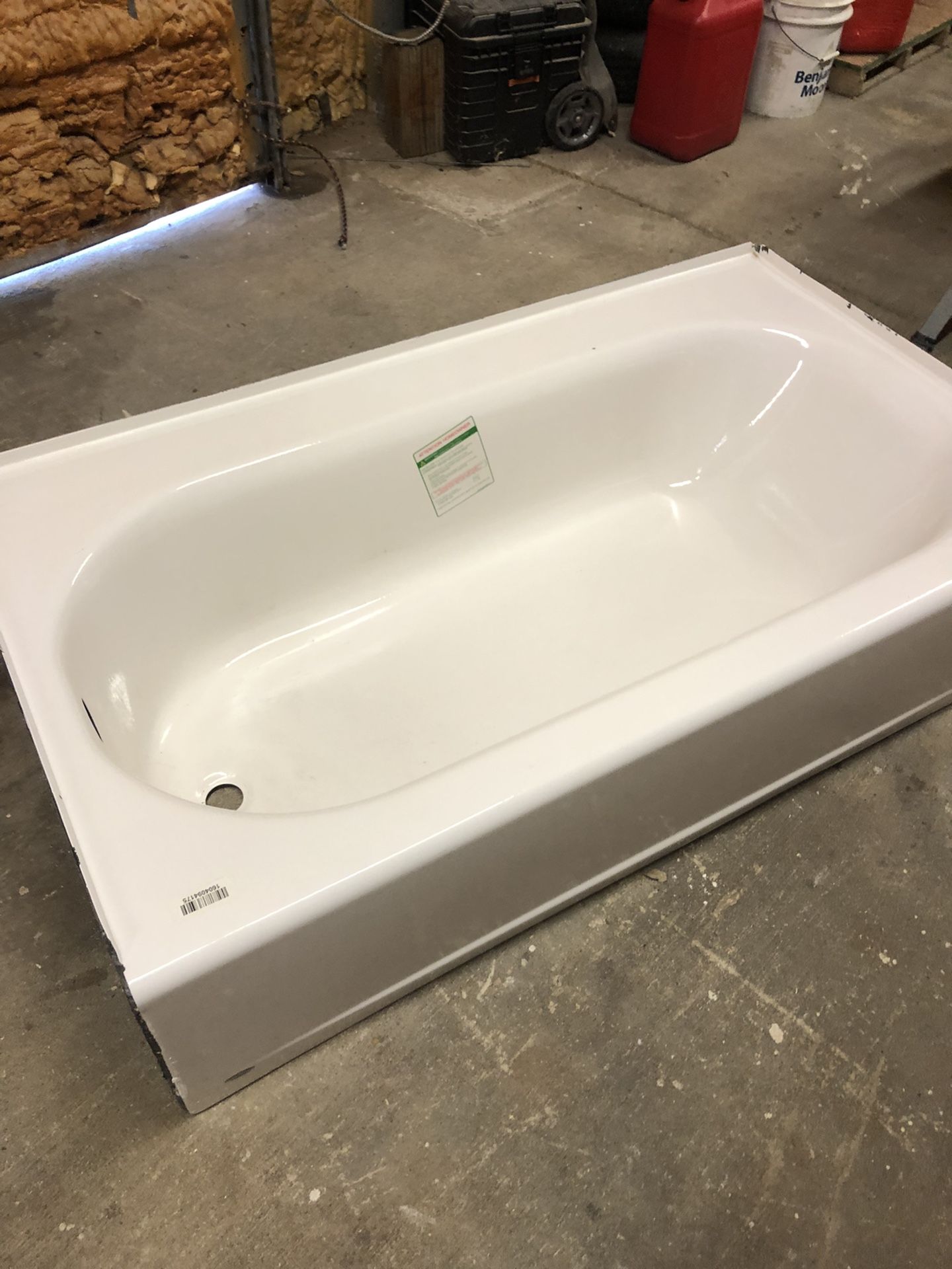 32” Left Hand Americast American Standard Tub