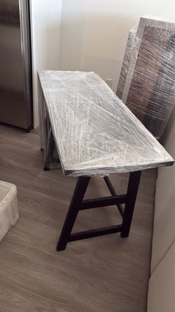 Writing Desk with Dark Wood Legs